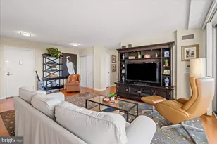 501 Slaters Ln, Alexandria, VA 22314 - Photo 7