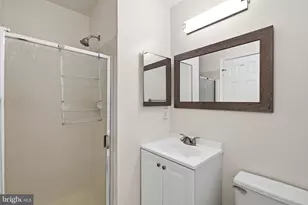 541 Colecroft Ct, Alexandria, VA 22314 - Photo 21