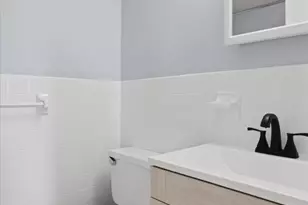 5340 Holmes Run Pkwy, Alexandria, VA 22304 - Photo 17