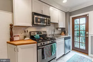 1206 Colonial Ave, Alexandria, VA 22314 - Photo 13