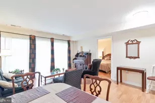 21 Canterbury Square, Alexandria, VA 22304 - Photo 3