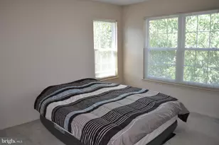 3306 Wyndham Cir, Alexandria, VA 22302 - Photo 9