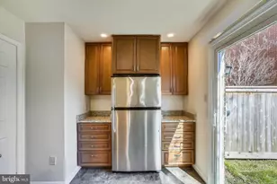 1525 Oronoco St, Alexandria, VA 22314 - Photo 11