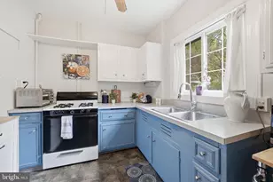3478 Martha Custis Dr, Alexandria, VA 22302 - Photo 11