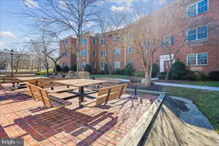 1702 W Abingdon Dr, Alexandria, VA 22314 - Photo 39