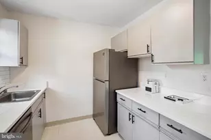 1702 W Abingdon Dr, Alexandria, VA 22314 - Photo 13