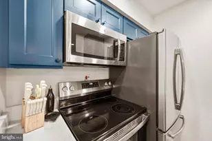 3307 Wyndham Cir, Alexandria, VA 22302 - Photo 9
