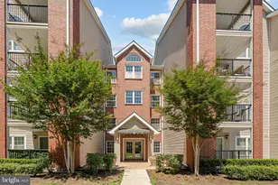 3307 Wyndham Cir, Alexandria, VA 22302 - Photo 23