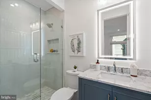 109 N West St, Alexandria, VA 22314 - Photo 5
