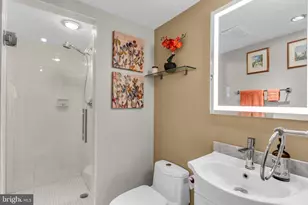 1118 N Pitt Street N, Alexandria, VA 22314 - Photo 17