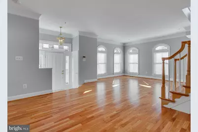 25 Alexander Street, Alexandria, VA 22314 - Photo 5