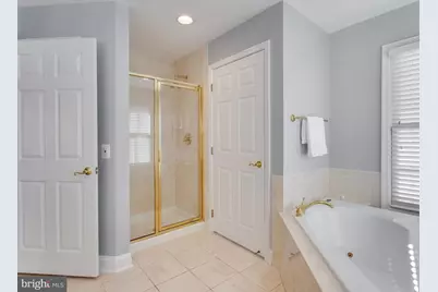 25 Alexander Street, Alexandria, VA 22314 - Photo 17