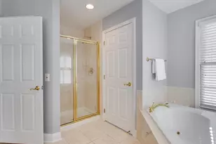 25 Alexander St, Alexandria, VA 22314 - Photo 17