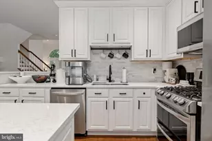 413 Clayton Ln, Alexandria, VA 22304 - Photo 7