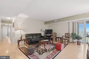 5250 Valley Forge Dr, Alexandria, VA 22304 - Photo 3