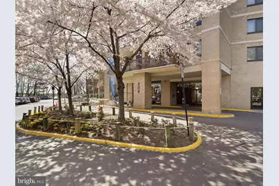 309 Yoakum Parkway #1002, Alexandria, VA 22304 - Photo 3