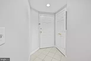 610 N West St, Alexandria, VA 22314 - Photo 5