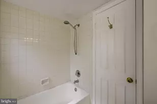 1403 E Abingdon Dr, Alexandria, VA 22314 - Photo 21