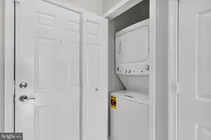 4551 Strutfield Ln, Alexandria, VA 22311 - Photo 7