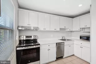 1808 W Abingdon Dr, Alexandria, VA 22314 - Photo 5