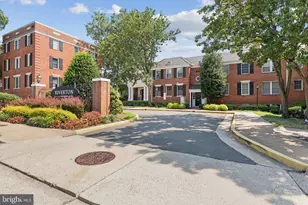 610 Bashford Ln, Alexandria, VA 22314 - Photo 1