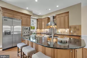 1818 Potomac Greens Dr, Alexandria, VA 22314 - Photo 27