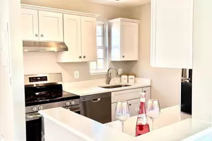 1708 W Abingdon Dr, Alexandria, VA 22314 - Photo 1