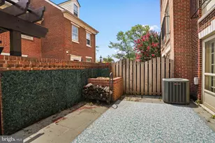 686 S Columbus St, Alexandria, VA 22314 - Photo 11