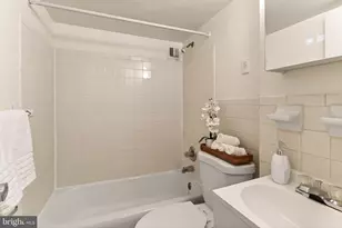 801 N Pitt St, Alexandria, VA 22314 - Photo 19
