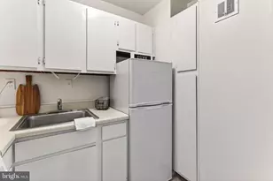 801 N Pitt St, Alexandria, VA 22314 - Photo 9