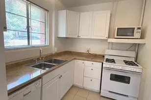 1645 Fitzgerald Ln, Alexandria, VA 22302 - Photo 3
