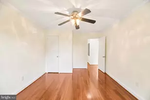 1722 W Abingdon Dr, Alexandria, VA 22314 - Photo 29