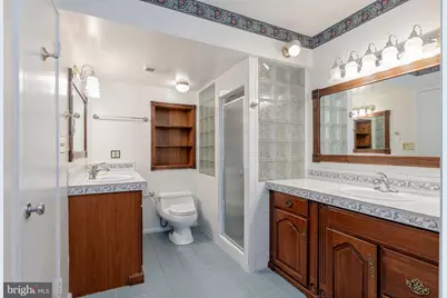 307 Yoakum Parkway #512, Alexandria, VA 22304 - Photo 17