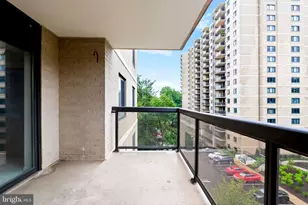 307 Yoakum Pkwy, Alexandria, VA 22304 - Photo 29