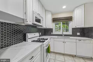 1024 Valley Dr, Alexandria, VA 22302 - Photo 3