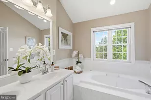 111 Lake Cook Dr, Alexandria, VA 22304 - Photo 17