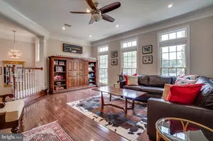 1685 Hunting Creek Dr, Alexandria, VA 22314 - Photo 5