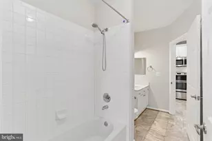 4561 Strutfield Ln, Alexandria, VA 22311 - Photo 11