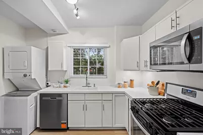 3210 Martha Custis Drive, Alexandria, VA 22302 - Photo 5