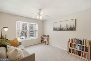 3307 Wyndham Cir, Alexandria, VA 22302 - Photo 11