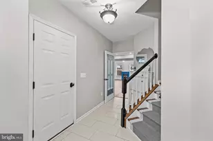 5011 Waple Ln, Alexandria, VA 22304 - Photo 5