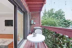 49 Skyhill Rd, Alexandria, VA 22314 - Photo 17