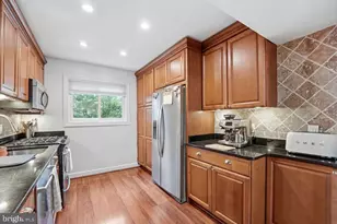 49 Skyhill Rd, Alexandria, VA 22314 - Photo 7