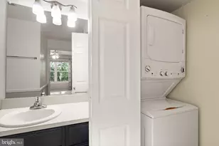 3313 Wyndham Cir, Alexandria, VA 22302 - Photo 15