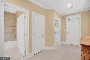 714 Bracey Ln, Alexandria, VA 22314 - Photo 9