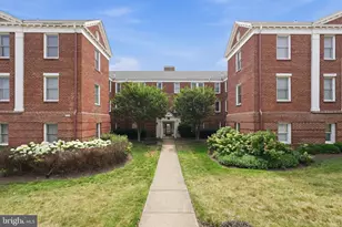 906 S Washington Street S, Alexandria, VA 22314 - Photo 1