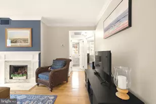 1115 N Pitt St, Alexandria, VA 22314 - Photo 5