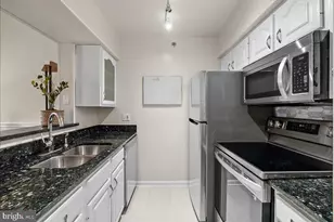 3311 Wyndham Cir, Alexandria, VA 22302 - Photo 5