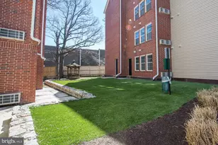 3312 Wyndham Cir, Alexandria, VA 22302 - Photo 19