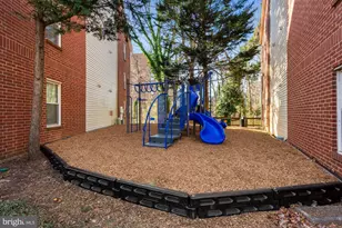 3312 Wyndham Cir, Alexandria, VA 22302 - Photo 21